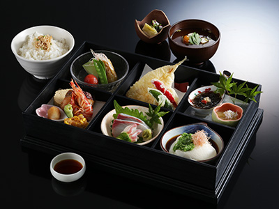 季節の六枡弁当 粋旬