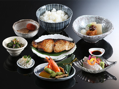 和み弁当 和楽