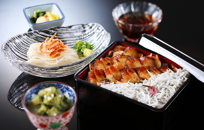 桜海老そうめんと穴子重　白鷺館