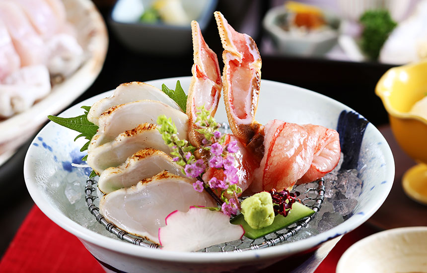フグとかにの特別コース　刺身　白鷺館